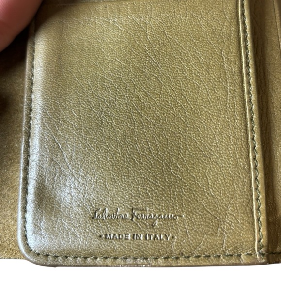 Salvatore Ferragamo Yellow Gold Pebbled Leather Wallet - Picture 4 of 10